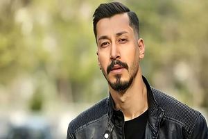 حضور بهرام افشاری در مراسم یکی از جانباختگان دی ماه/ عکس