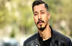 حضور بهرام افشاری در مراسم یکی از جانباختگان دی ماه/ عکس
