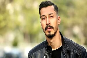 حضور بهرام افشاری در مراسم یکی از جانباختگان دی ماه/ عکس