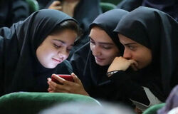 آوردن موبایل به مدارس آزاد شد؟