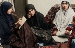 سفر به عصر قاجار؛ از «احمدشاه در میدان اسبدوانی» تا «تولید تریاک روی پشت‌بام»